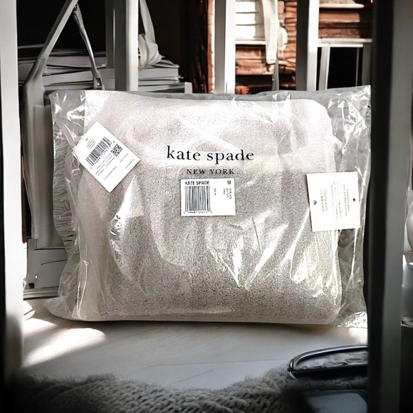 Kate Spade NWT Flash Glitter Crossbody Black. - Picture 2 of 7